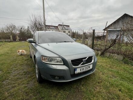 Серый Вольво В50, объемом двигателя 1.6 л и пробегом 245 тыс. км за 6300 $, фото 1 на Automoto.ua