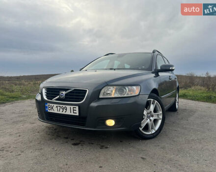 Сірий Вольво V50, об'ємом двигуна 1.56 л та пробігом 320 тис. км за 6000 $, фото 1 на Automoto.ua