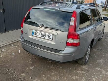 Серый Вольво В50, объемом двигателя 1.56 л и пробегом 367 тыс. км за 6000 $, фото 1 на Automoto.ua