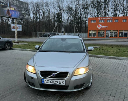 Сірий Вольво V50, об'ємом двигуна 2 л та пробігом 299 тис. км за 6100 $, фото 1 на Automoto.ua