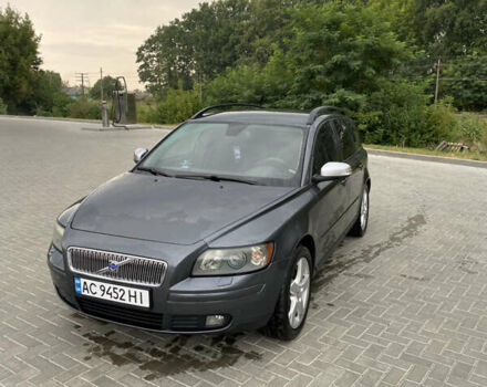 Сірий Вольво V50, об'ємом двигуна 2.44 л та пробігом 281 тис. км за 6500 $, фото 1 на Automoto.ua
