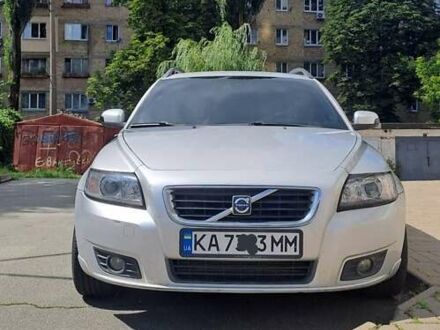 Серый Вольво В50, объемом двигателя 2 л и пробегом 269 тыс. км за 4100 $, фото 1 на Automoto.ua
