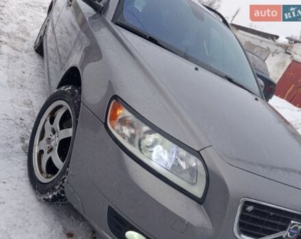 Серый Вольво В50, объемом двигателя 1.6 л и пробегом 350 тыс. км за 6600 $, фото 1 на Automoto.ua