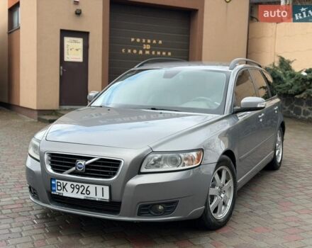 Серый Вольво В50, объемом двигателя 2 л и пробегом 280 тыс. км за 5650 $, фото 1 на Automoto.ua