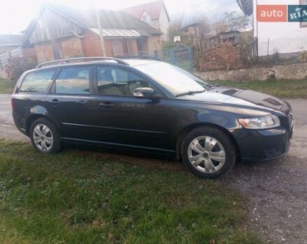 Серый Вольво В50, объемом двигателя 1.6 л и пробегом 298 тыс. км за 5850 $, фото 1 на Automoto.ua