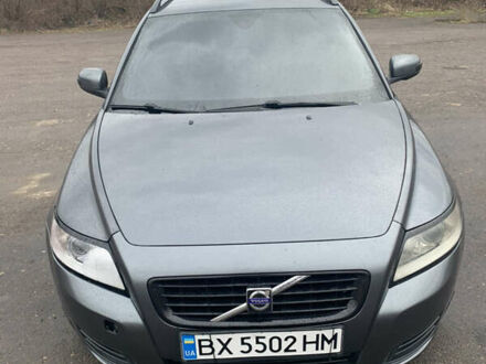 Серый Вольво В50, объемом двигателя 1.56 л и пробегом 263 тыс. км за 5500 $, фото 1 на Automoto.ua