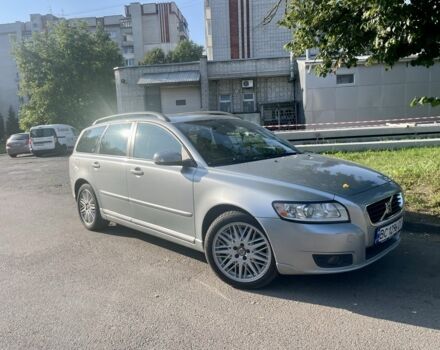 Серый Вольво В50, объемом двигателя 2 л и пробегом 319 тыс. км за 7500 $, фото 1 на Automoto.ua