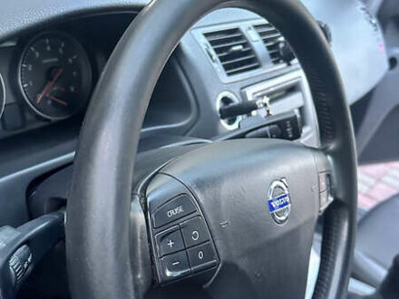 Вольво В50 2008 в Сумах на Automoto.ua Серый Вольво В50, объемом двигателя 1.8 л и пробегом 240 тыс. км за 6800 $, фото 1 на Automoto.ua