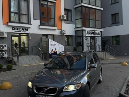 Сірий Вольво V50, об'ємом двигуна 2 л та пробігом 255 тис. км за 7400 $, фото 1 на Automoto.ua