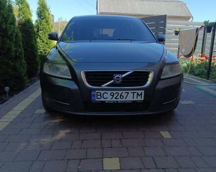 Серый Вольво В50, объемом двигателя 1.56 л и пробегом 383 тыс. км за 6200 $, фото 1 на Automoto.ua