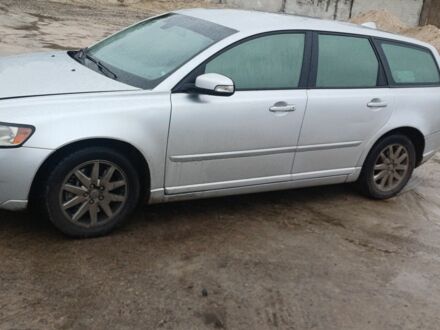 Сірий Вольво V50, об'ємом двигуна 2 л та пробігом 242 тис. км за 6500 $, фото 1 на Automoto.ua