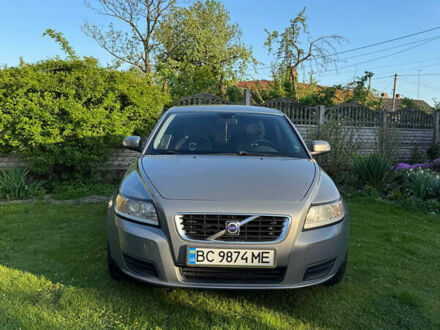 Серый Вольво В50, объемом двигателя 1.6 л и пробегом 276 тыс. км за 5800 $, фото 1 на Automoto.ua