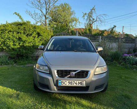 Серый Вольво В50, объемом двигателя 1.6 л и пробегом 276 тыс. км за 5800 $, фото 1 на Automoto.ua