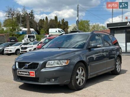 Вольво V50 2008 у Вінниці на Automoto.ua Сірий Вольво V50, об'ємом двигуна 2 л та пробігом 268 тис. км за 8290 $, фото 1 на Automoto.ua