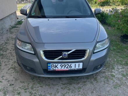 Серый Вольво В50, объемом двигателя 2 л и пробегом 507 тыс. км за 6600 $, фото 1 на Automoto.ua
