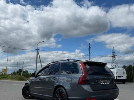 Сірий Вольво V50, об'ємом двигуна 2 л та пробігом 339 тис. км за 7500 $, фото 1 на Automoto.ua