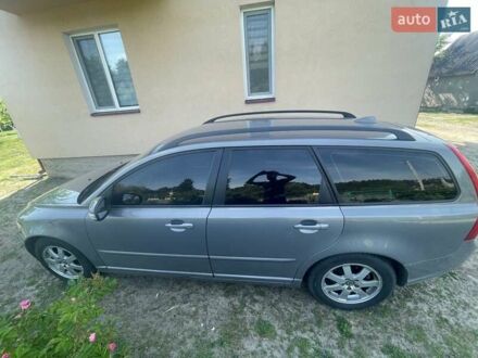 Сірий Вольво V50, об'ємом двигуна 2 л та пробігом 507 тис. км за 6600 $, фото 1 на Automoto.ua