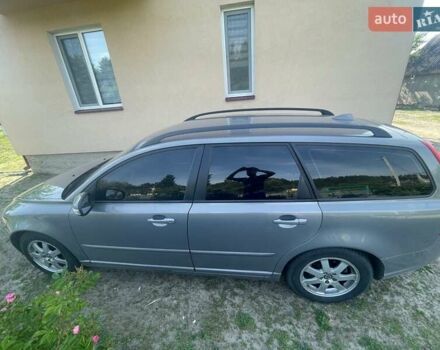 Серый Вольво В50, объемом двигателя 2 л и пробегом 507 тыс. км за 6600 $, фото 1 на Automoto.ua