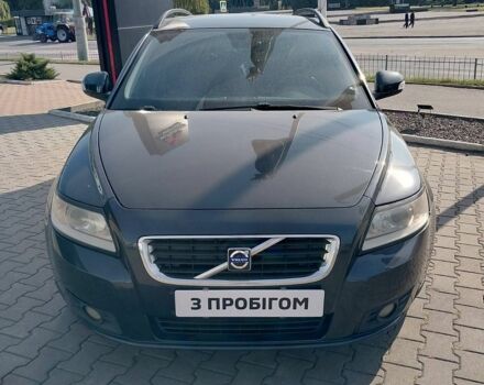 Серый Вольво В50, объемом двигателя 1.56 л и пробегом 255 тыс. км за 6800 $, фото 1 на Automoto.ua