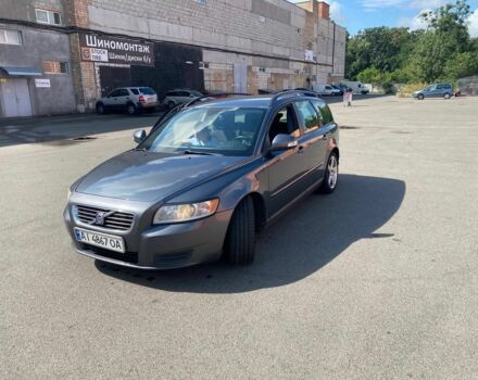 Серый Вольво В50, объемом двигателя 1.6 л и пробегом 280 тыс. км за 6500 $, фото 1 на Automoto.ua