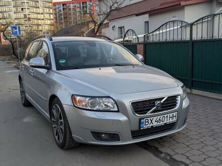 Вольво V50 2009 у Хмельницькому на Automoto.ua Сірий Вольво V50, об'ємом двигуна 1.6 л та пробігом 257 тис. км за 7000 $, фото 1 на Automoto.ua