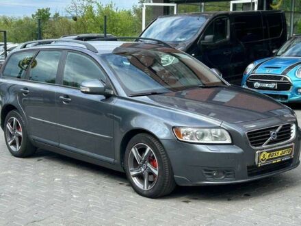 Вольво V50 2009 у Чернівцях на Automoto.ua Сірий Вольво V50, об'ємом двигуна 2 л та пробігом 330 тис. км за 7100 $, фото 1 на Automoto.ua