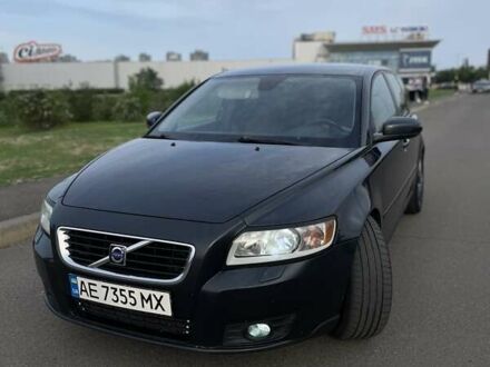 Серый Вольво В50, объемом двигателя 1.6 л и пробегом 310 тыс. км за 7000 $, фото 1 на Automoto.ua