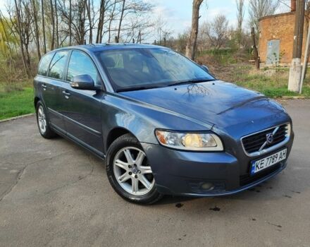 Серый Вольво В50, объемом двигателя 1.6 л и пробегом 250 тыс. км за 6200 $, фото 1 на Automoto.ua