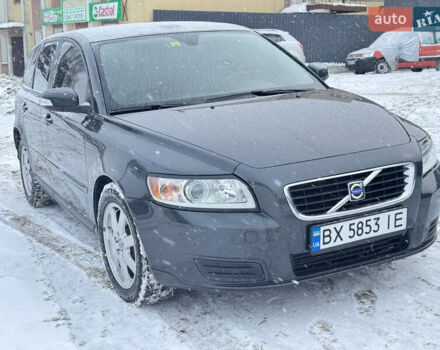 Сірий Вольво V50, об'ємом двигуна 2 л та пробігом 252 тис. км за 7999 $, фото 1 на Automoto.ua