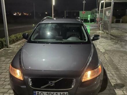 Серый Вольво В50, объемом двигателя 1.6 л и пробегом 198 тыс. км за 5500 $, фото 1 на Automoto.ua