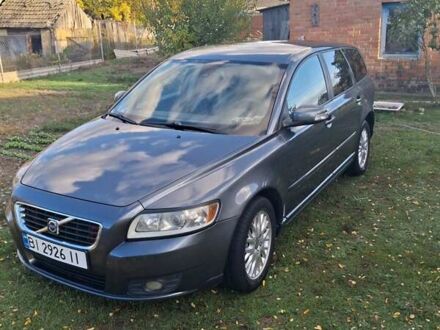 Вольво В50 2009 в Полтаве на Automoto.ua Серый Вольво В50, объемом двигателя 2 л и пробегом 269 тыс. км за 8000 $, фото 1 на Automoto.ua