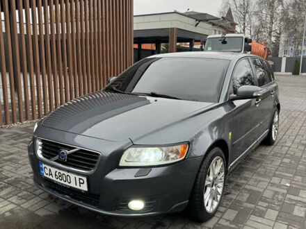 Серый Вольво В50, объемом двигателя 1.56 л и пробегом 312 тыс. км за 5800 $, фото 1 на Automoto.ua