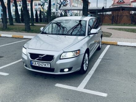 Вольво V50 2009 у Петропавлівська Борщагівка на Automoto.ua Сірий Вольво V50, об'ємом двигуна 2 л та пробігом 283 тис. км за 7400 $, фото 1 на Automoto.ua
