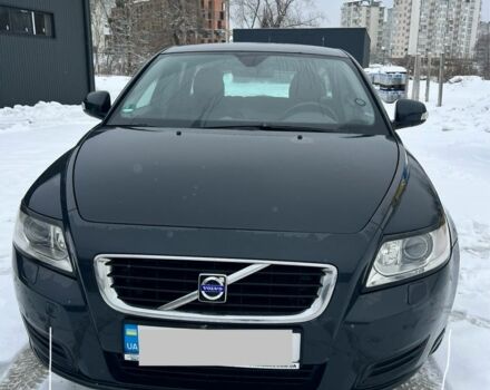 Сірий Вольво V50, об'ємом двигуна 0 л та пробігом 380 тис. км за 6250 $, фото 1 на Automoto.ua