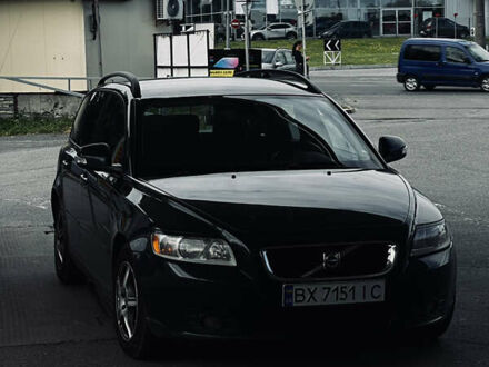 Серый Вольво В50, объемом двигателя 1.6 л и пробегом 252 тыс. км за 7700 $, фото 1 на Automoto.ua