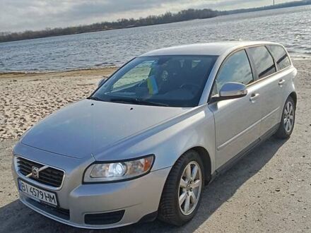 Серый Вольво В50, объемом двигателя 1.6 л и пробегом 270 тыс. км за 7250 $, фото 1 на Automoto.ua