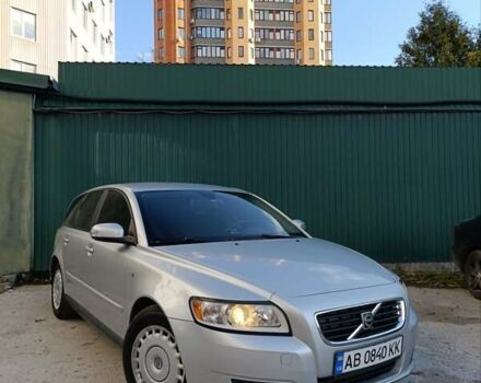 Серый Вольво В50, объемом двигателя 1.6 л и пробегом 218 тыс. км за 5750 $, фото 1 на Automoto.ua