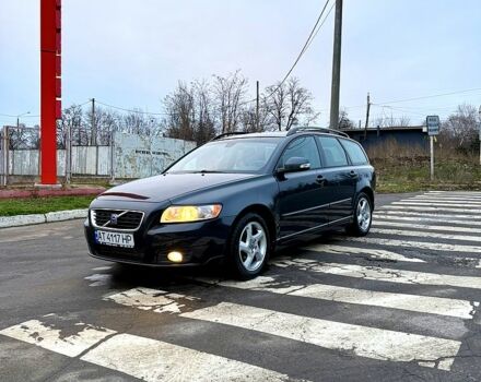 Серый Вольво В50, объемом двигателя 1.6 л и пробегом 27000 тыс. км за 7000 $, фото 1 на Automoto.ua