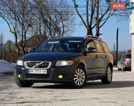 Серый Вольво В50, объемом двигателя 1.6 л и пробегом 260 тыс. км за 5500 $, фото 1 на Automoto.ua