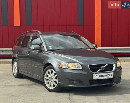 Сірий Вольво V50, об'ємом двигуна 1.56 л та пробігом 239 тис. км за 6790 $, фото 1 на Automoto.ua
