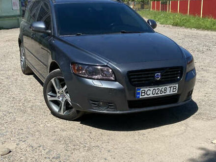Вольво В50 2010 в Миколаїв на Automoto.ua Серый Вольво В50, объемом двигателя 1.6 л и пробегом 271 тыс. км за 7400 $, фото 1 на Automoto.ua
