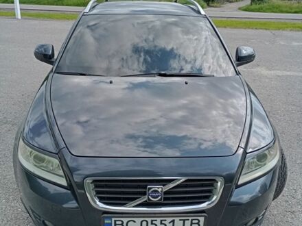 Вольво V50 2010 у Дубно на Automoto.ua Сірий Вольво V50, об'ємом двигуна 1.6 л та пробігом 267 тис. км за 7400 $, фото 1 на Automoto.ua