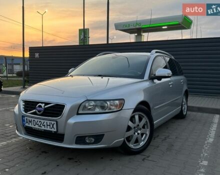 Сірий Вольво V50, об'ємом двигуна 1.56 л та пробігом 200 тис. км за 8000 $, фото 1 на Automoto.ua