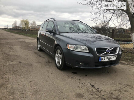 Вольво V50 2010 у Луцьку на Automoto.ua Сірий Вольво V50, об'ємом двигуна 1.6 л та пробігом 239 тис. км за 7900 $, фото 1 на Automoto.ua