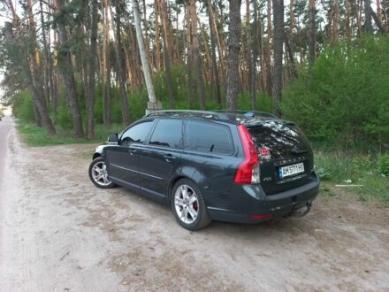 Вольво В50 2010 в Житомире на Automoto.ua Серый Вольво В50, объемом двигателя 1.6 л и пробегом 269 тыс. км за 7700 $, фото 1 на Automoto.ua