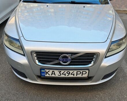 Серый Вольво В50, объемом двигателя 1.56 л и пробегом 305 тыс. км за 5800 $, фото 1 на Automoto.ua