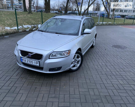 Сірий Вольво V50, об'ємом двигуна 2 л та пробігом 205 тис. км за 7400 $, фото 1 на Automoto.ua