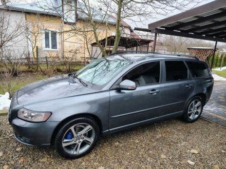 Серый Вольво В50, объемом двигателя 0 л и пробегом 260 тыс. км за 6600 $, фото 1 на Automoto.ua