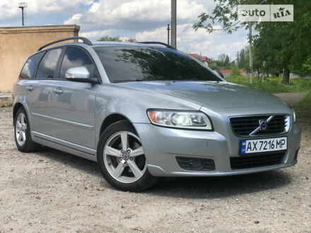 Вольво В50 2010 в Харькове на Automoto.ua Серый Вольво В50, объемом двигателя 1.6 л и пробегом 248 тыс. км за 7500 $, фото 1 на Automoto.ua