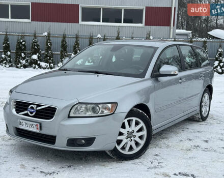 Серый Вольво В50, объемом двигателя 2 л и пробегом 197 тыс. км за 9800 $, фото 1 на Automoto.ua